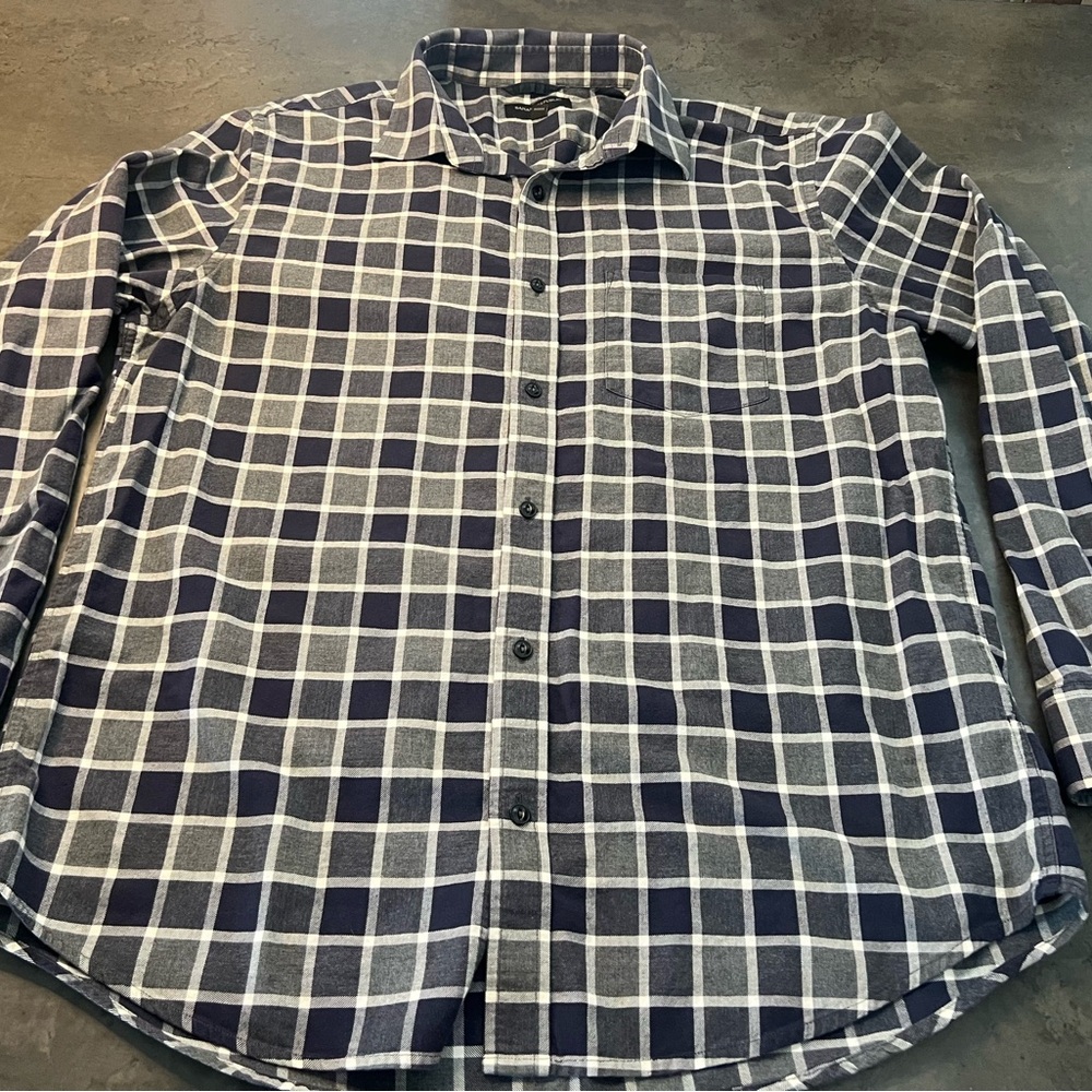4/$10 Men's Navy Gray Plaid Button Down Shirt